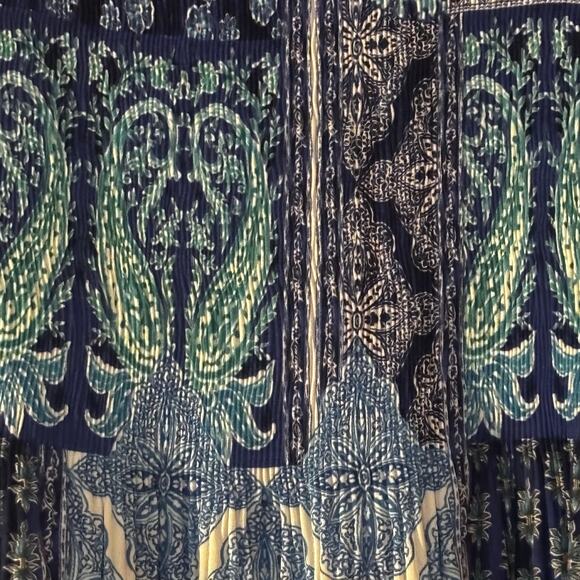 Sunny Leigh Micro Pleated Tunic Top Blouse 1X Blue Abstract Pattern Light Flowy - Picture 10 of 12